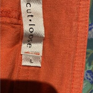 Cut Loose Linen/Cotton pts, Sz L, melon color. Cropped mid rise.